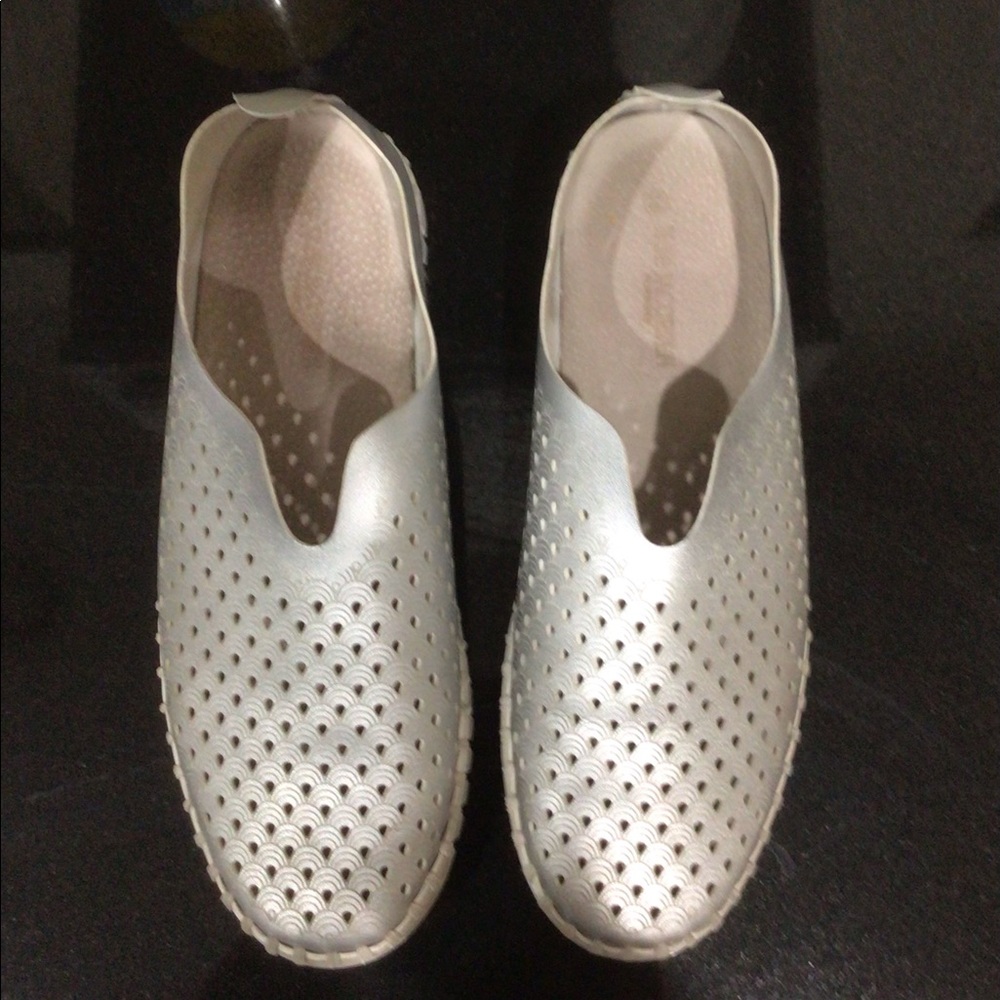 Ilse Jacobson perforated shoes